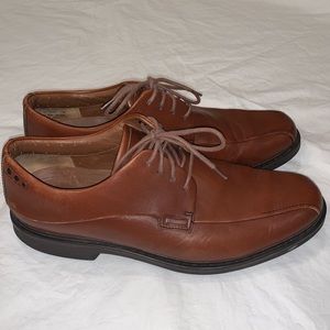 Men’s 11 Clark’s Brown Active Air Vent Dress Shoes.